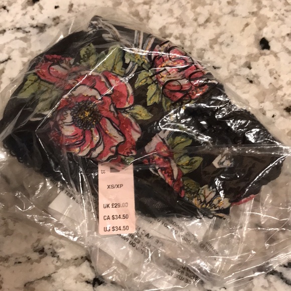 Victoria’s Secret - Dream Angels Push Up Bra/Panty - Picture 12 of 12